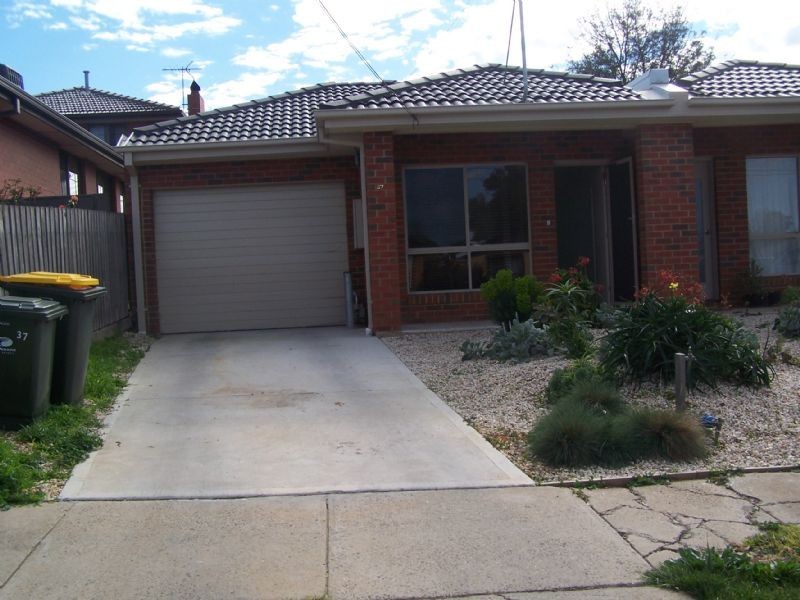 37 Sunhill Crescent, Ardeer VIC 3022