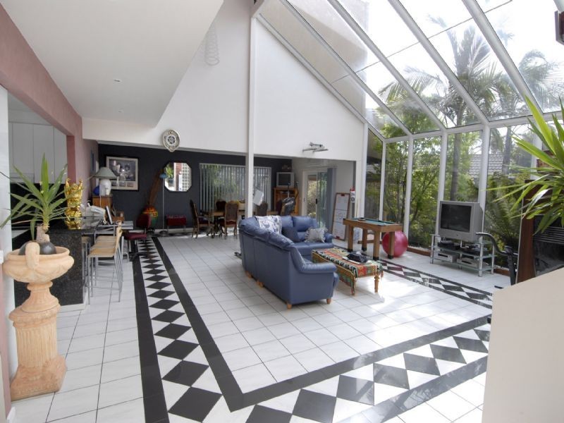 7 Harsburg Court, Taylors Lakes VIC 3038