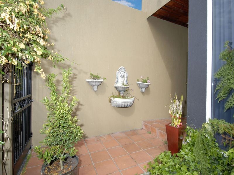 7 Harsburg Court, Taylors Lakes VIC 3038