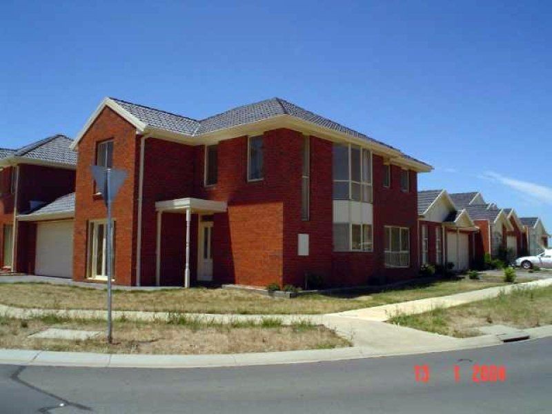 2/40 Robertsons Road, Taylors Lakes VIC 3038