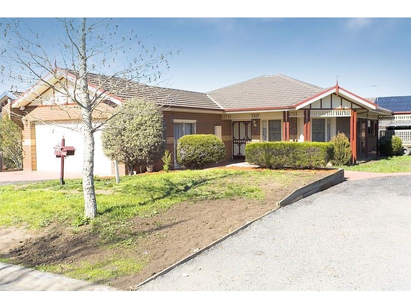 6 John Paul Drive, Hillside VIC 3037