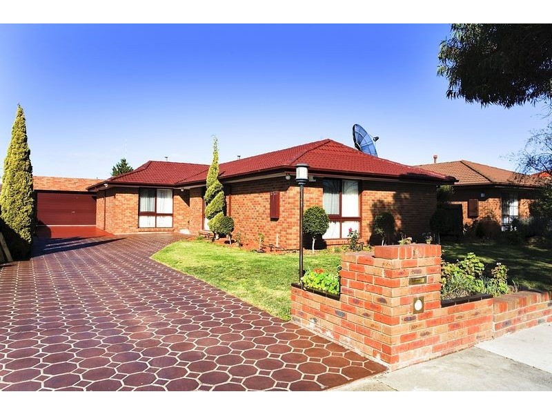 13 Ensign Grove, Taylors Lakes VIC 3038
