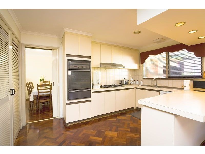 13 Ensign Grove, Taylors Lakes VIC 3038