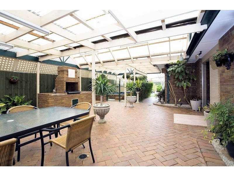 19 Bellbird Avenue, Taylors Lakes VIC 3038