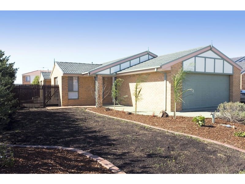 4 Twyford Close, Hillside VIC 3037