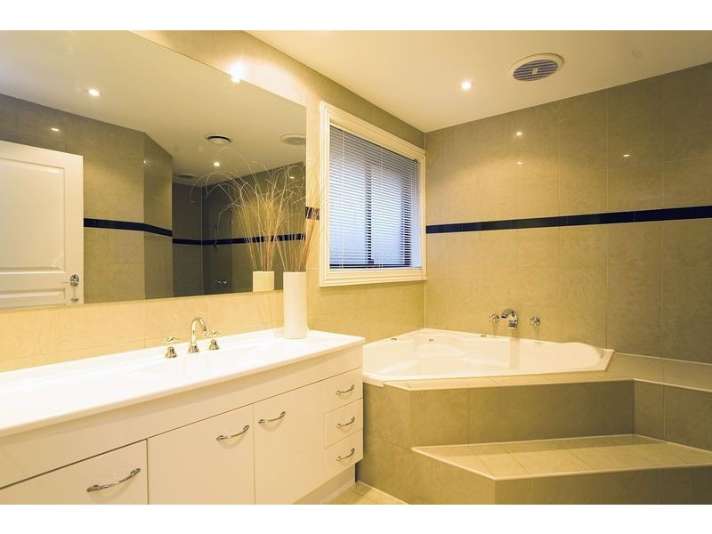 3 Pivot Court, Keilor Downs VIC 3038