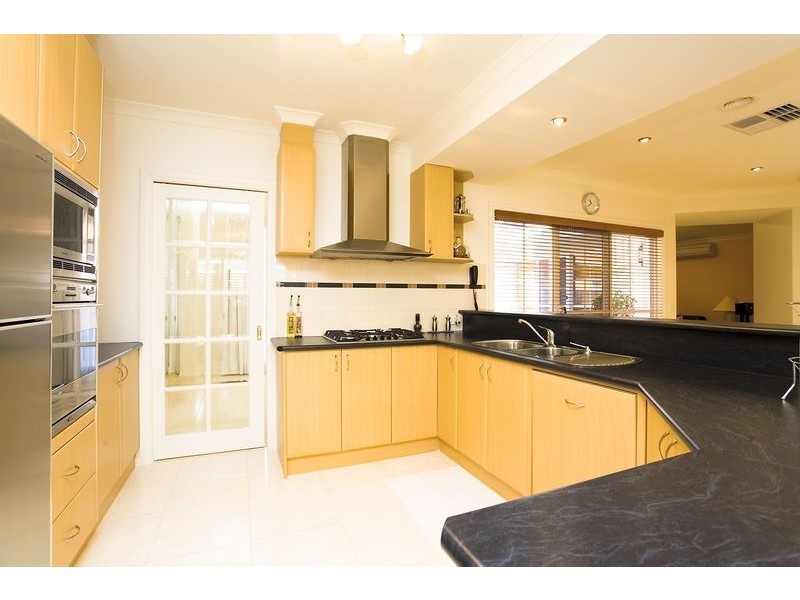 5 Oakmont Court, Hillside VIC 3037