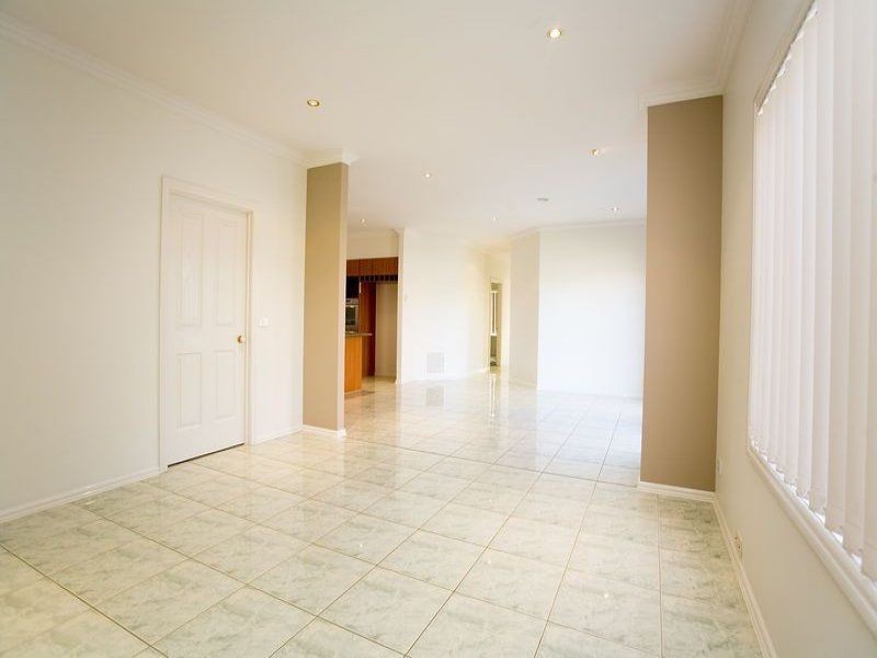 10 Solomon Drive, Cairnlea VIC 3023