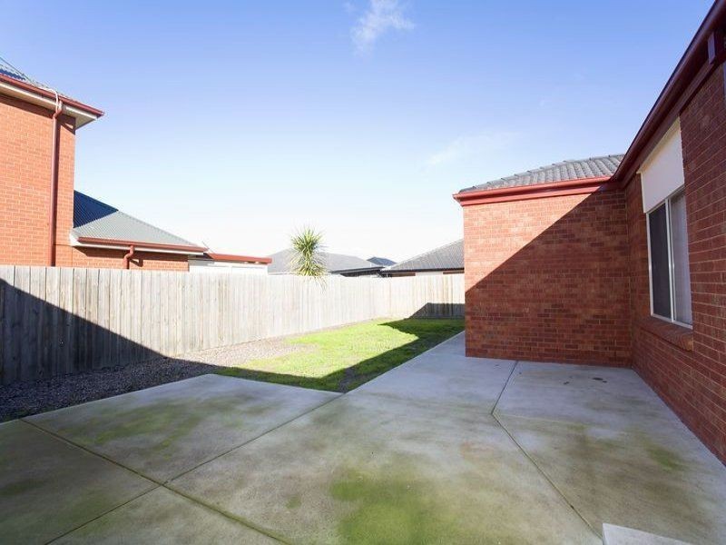 10 Solomon Drive, Cairnlea VIC 3023