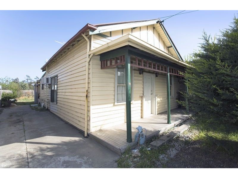99 Station Road, Deer Park VIC 3023