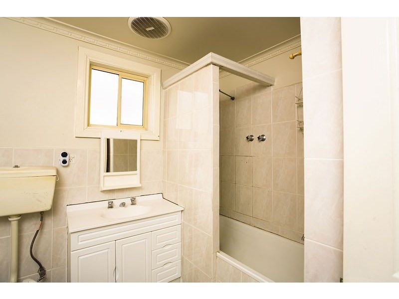 99 Station Road, Deer Park VIC 3023