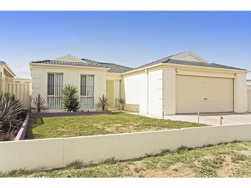10 Lorraine Court, Hillside VIC 3037