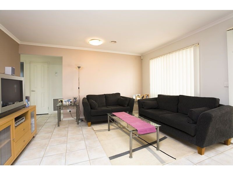 10 Lorraine Court, Hillside VIC 3037