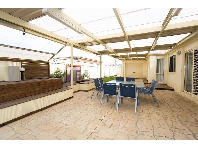 10 Lorraine Court, Hillside VIC 3037