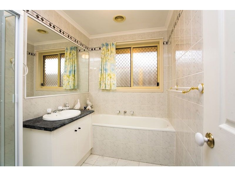 66 Brampton Circuit, Delahey VIC 3037