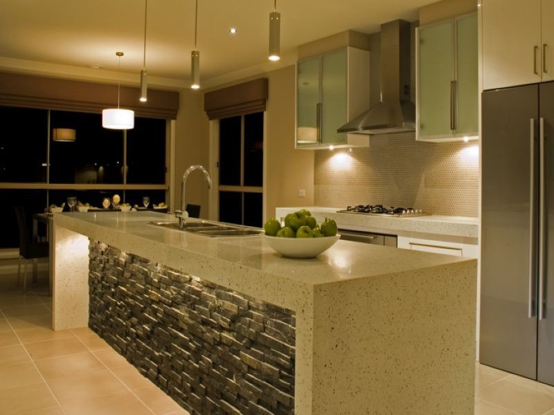 2 Mosman Grove, Taylors Hill VIC 3037