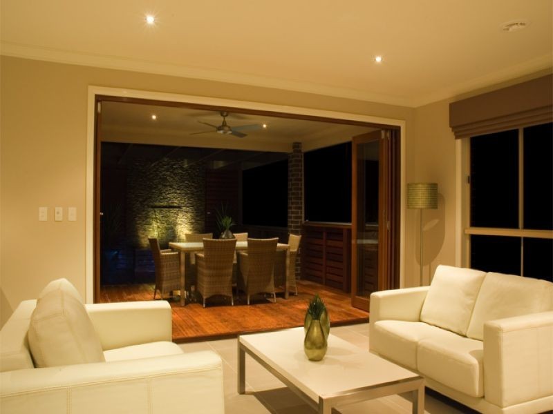 2 Mosman Grove, Taylors Hill VIC 3037