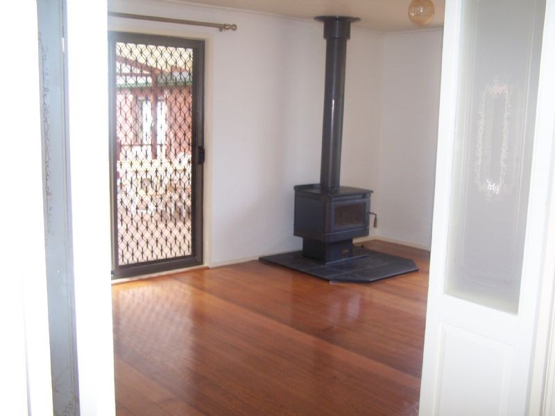 8 Malacoota Court, Taylors Lakes VIC 3038