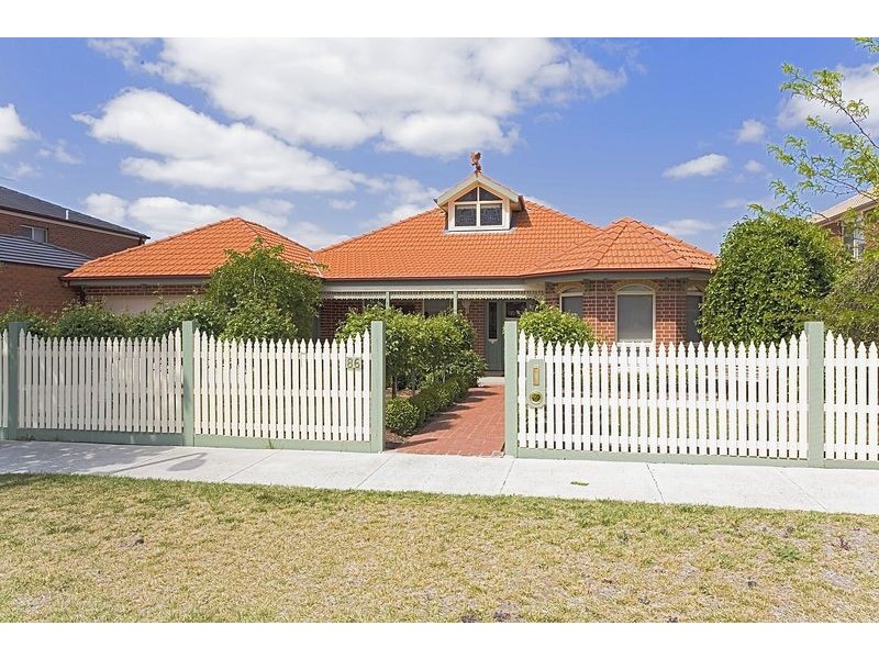 86 Royal Crescent, Hillside VIC 3037