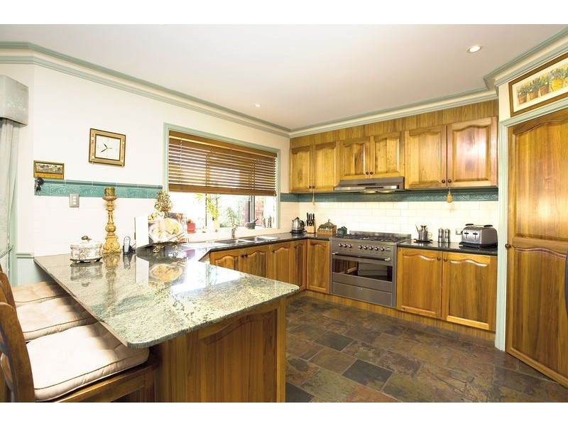 64 Verona Drive, Taylors Lakes VIC 3038