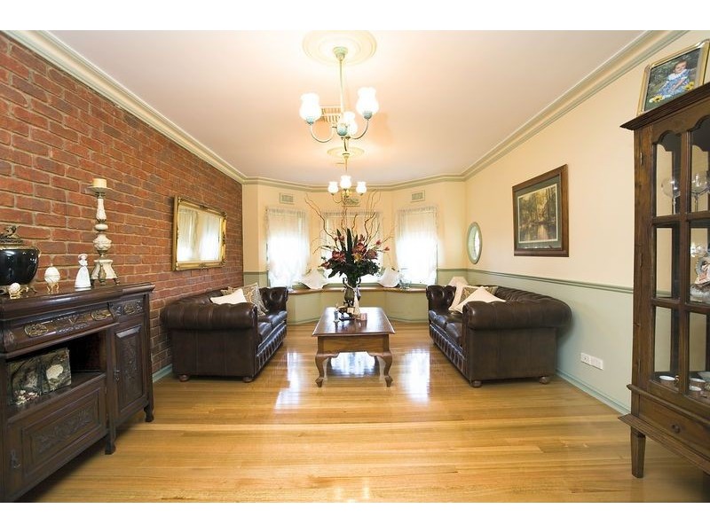 64 Verona Drive, Taylors Lakes VIC 3038