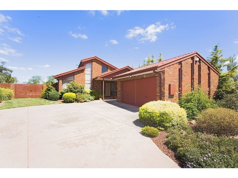 5 Thorogood Court, Taylors Lakes VIC 3038