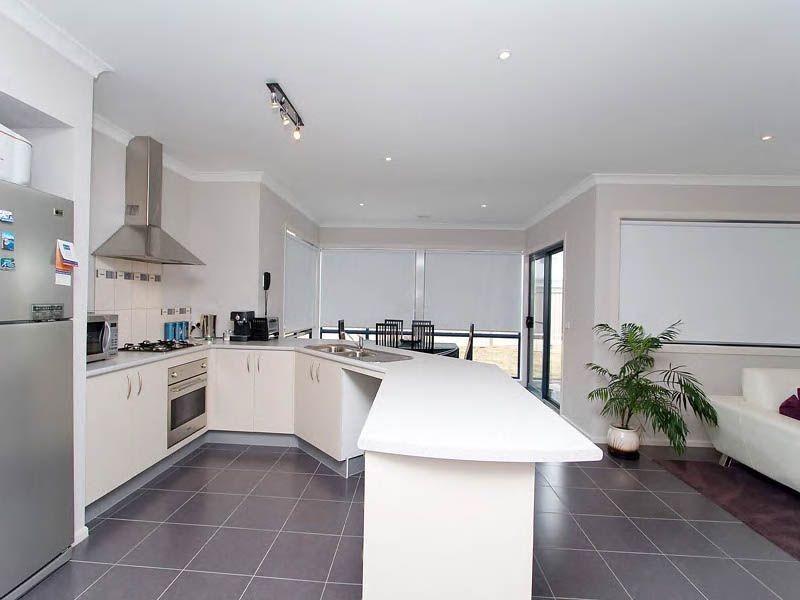 3 Evatt Terrace, Burnside VIC 3023