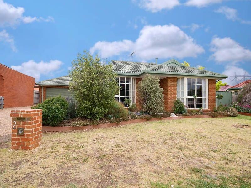 2 Madison Close, Taylors Lakes VIC 3038