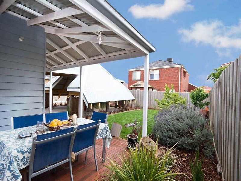 49 Tudor Rose Crescent, Sydenham VIC 3037