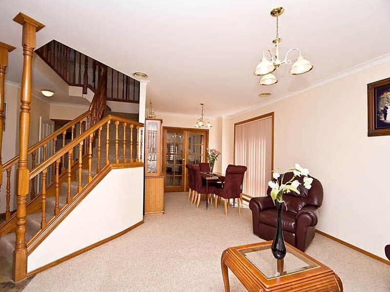 42 Admirals Crescent, Taylors Lakes VIC 3038