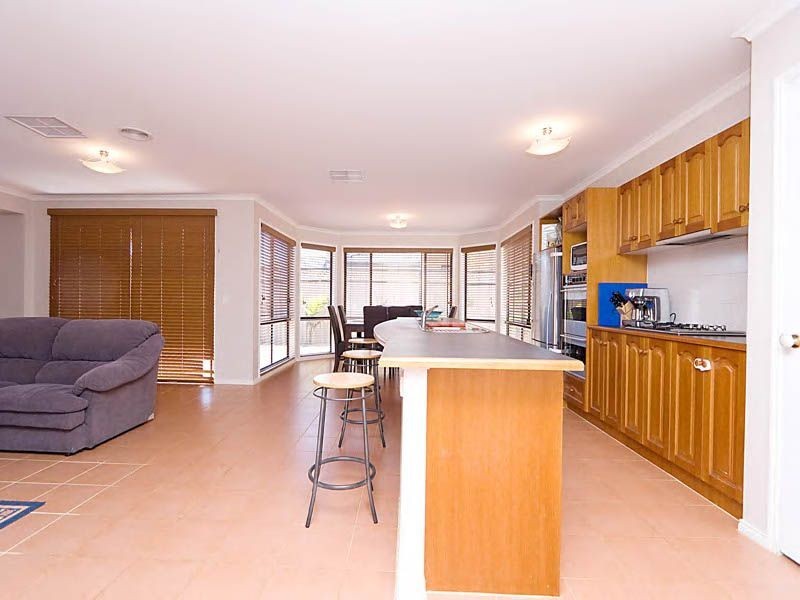 31 Watervale Boulevard, Taylors Hill VIC 3037