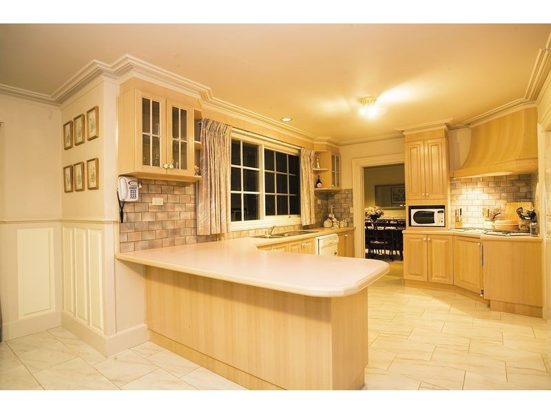 56 Burrowye Cres , Keilor VIC 3036