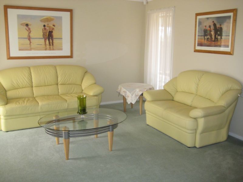 60 Wolviston Avenue, Hillside VIC 3037