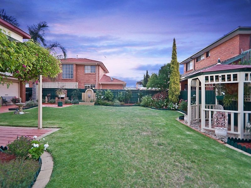 124 Chichester Drive, Taylors Lakes VIC 3038