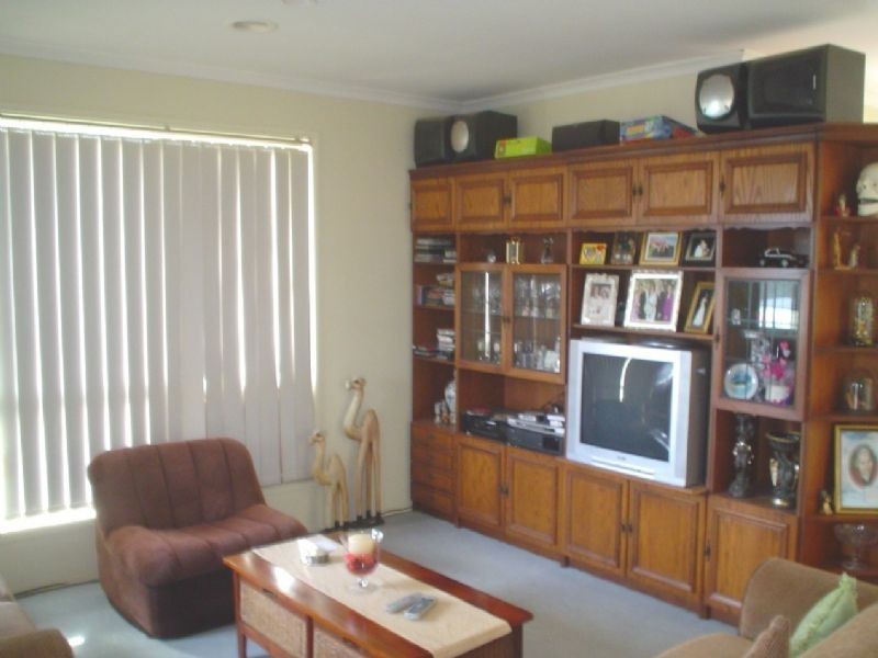 4 Twyford Close, Hillside VIC 3037