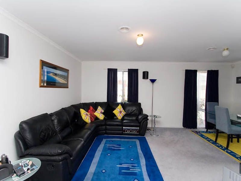 21 Cuthbert Drive, Hillside VIC 3037