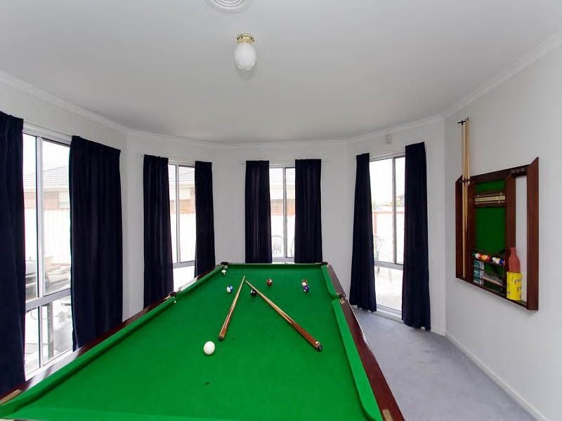 21 Cuthbert Drive, Hillside VIC 3037