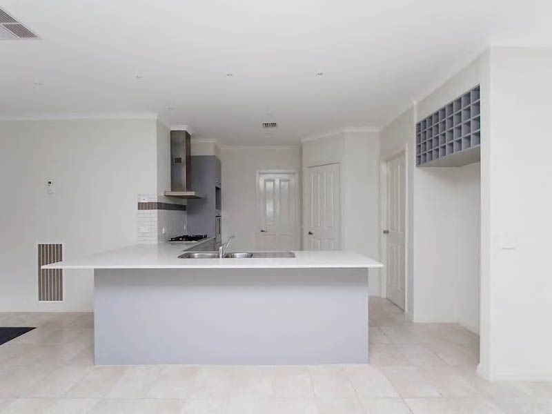 3 Parkes Way, Burnside VIC 3023