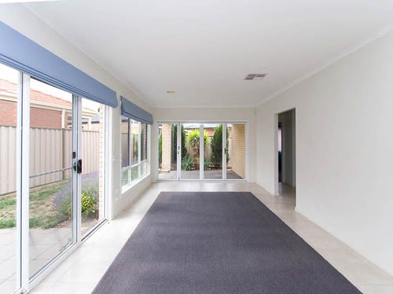 3 Parkes Way, Burnside VIC 3023
