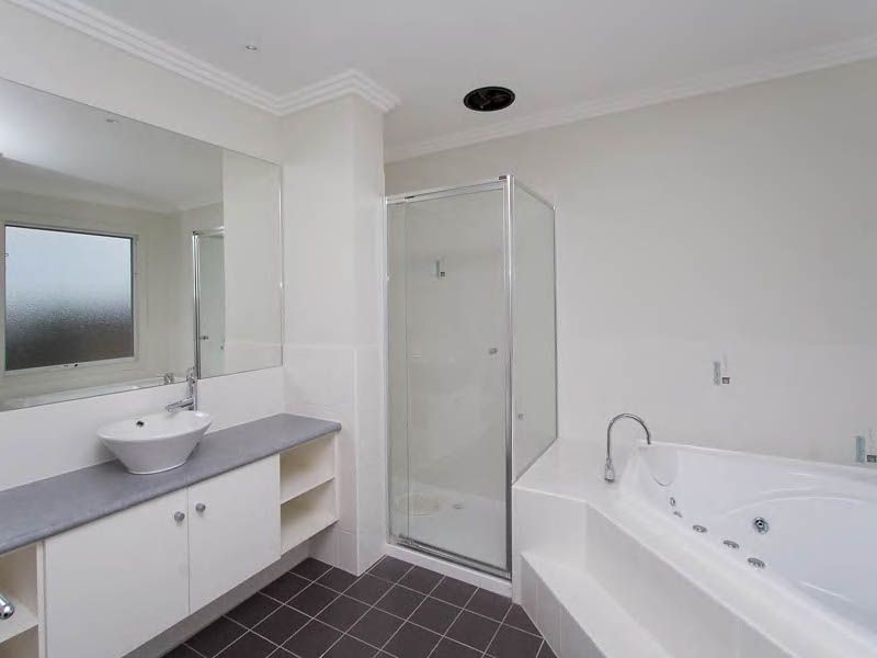 3 Parkes Way, Burnside VIC 3023