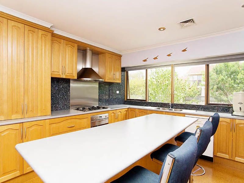 62 Rutherglen Way, Taylors Lakes VIC 3038