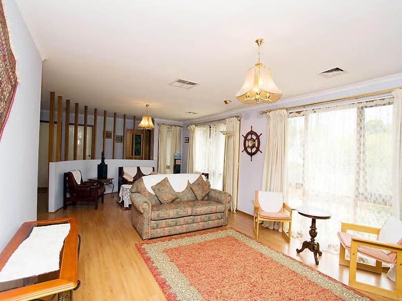 62 Rutherglen Way, Taylors Lakes VIC 3038