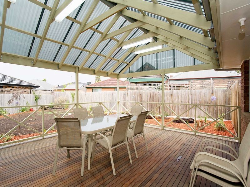 13 Penzance Place, Sydenham VIC 3037