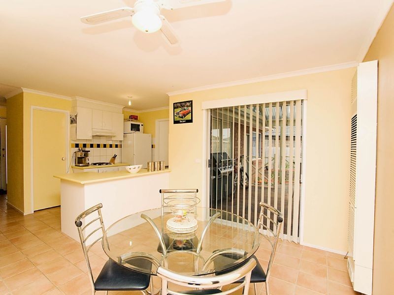 13 Penzance Place, Sydenham VIC 3037