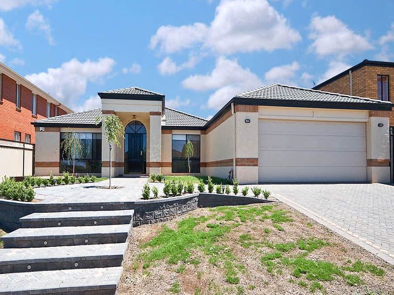 31 Watervale Boulevard, Taylors Hill VIC 3037