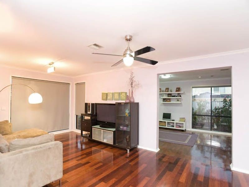 30 Stoke Heath Way, Caroline Springs VIC 3023