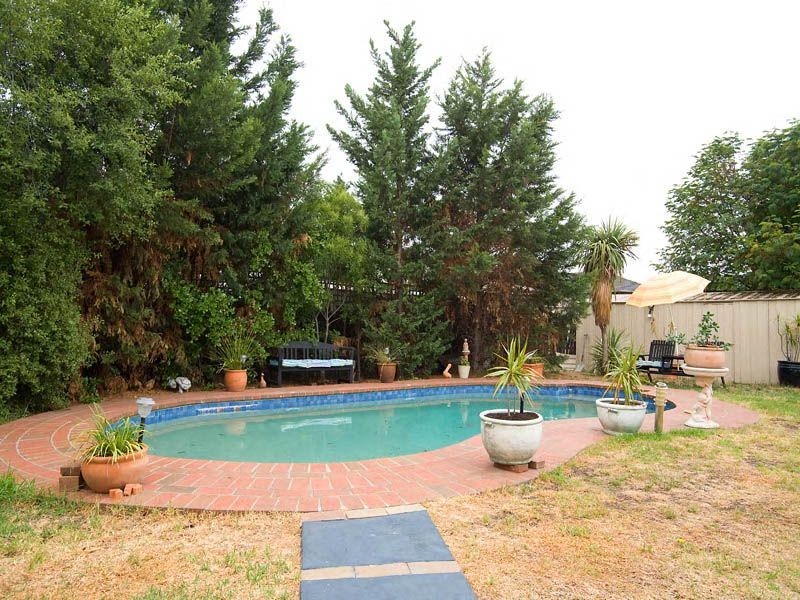4 Elba Place, Keilor Downs VIC 3038