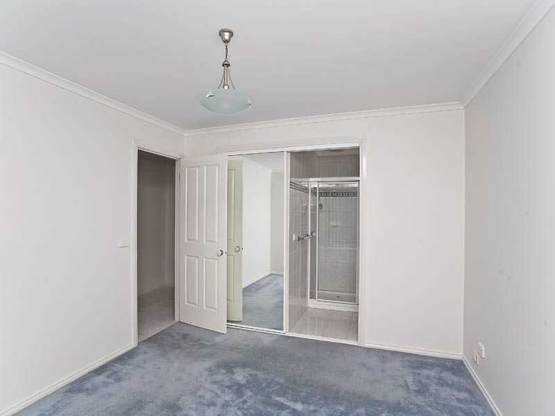 26 Mankina Circuit, Delahey VIC 3037