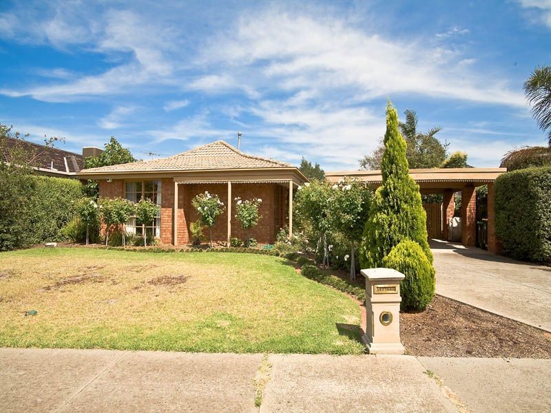 65 Prince Albert Crescent, Taylors Lakes VIC 3038