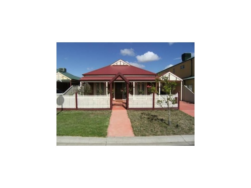 11 Otway Green, Caroline Springs VIC 3023